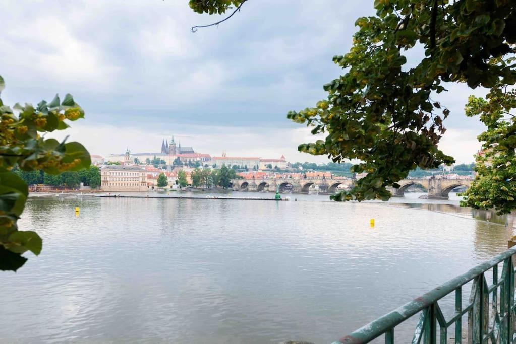 Colourful Modern Flat / Balcony / Charles Bridge Apartmán