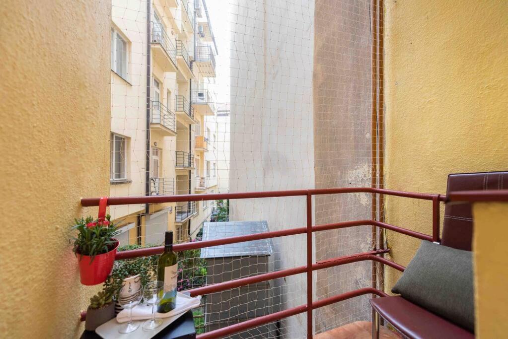 Colourful Modern Flat / Balcony / Charles Bridge Apartmán *